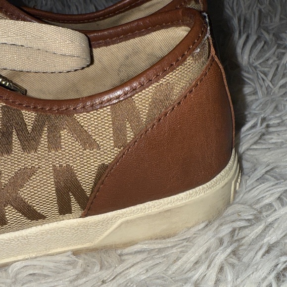 Michael Kors shoes and scarf set Brown and Tan women’s Shoes - Picture 13 of 16